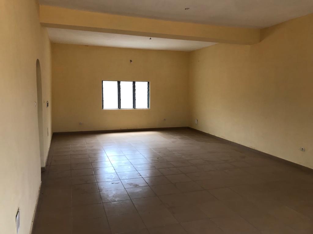 N° 5393 :
                            Boutique à louer , Noepe , Akepe, Togo : 60 000 XOF/mois