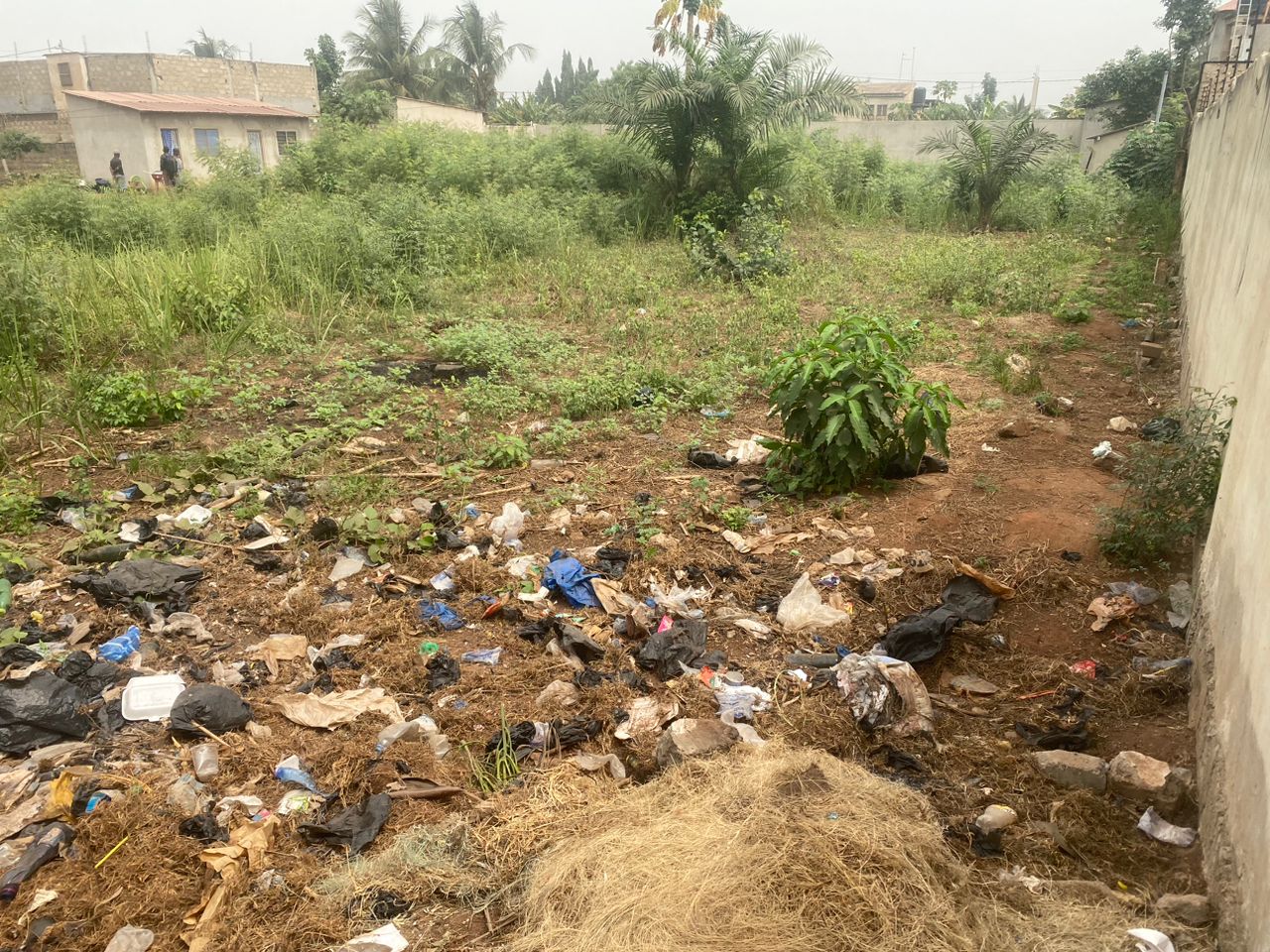 N° 5449 :
                            Terrain à vendre , Adidogome , Lome, Togo : 30 000  000 XOF/vie