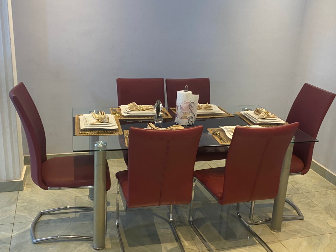 N° 5453 :
                            Appartement meublé à louer , Kegue , Lome, Togo : 400 000 XOF/mois