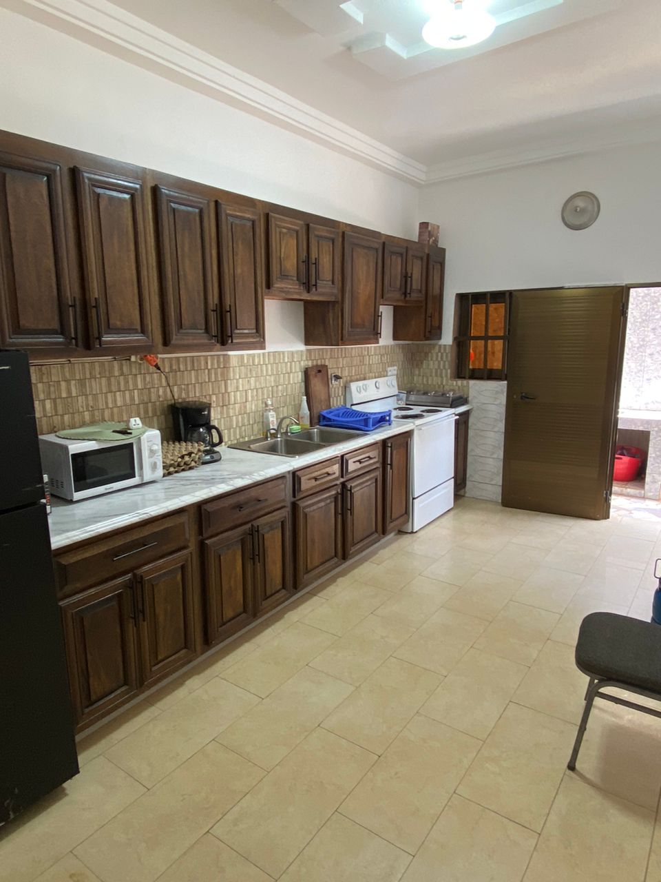 N° 5454 :
                            Appartement meublé à louer , Agoe , Lome, Togo : 400 000 XOF/mois