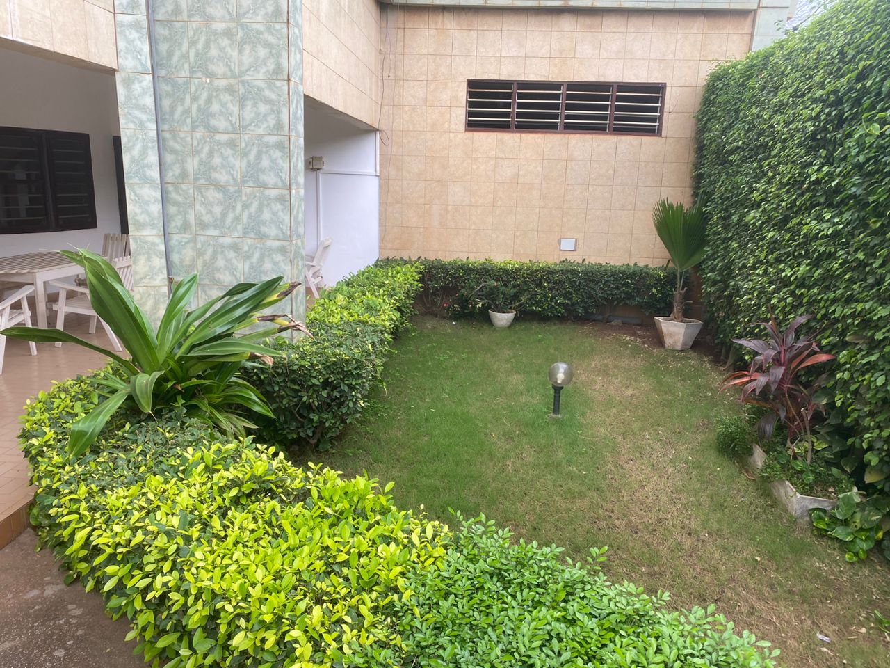 N° 5464 :
                            Villa à louer , Sagboville, Lome, Togo : 200 000 XOF/mois