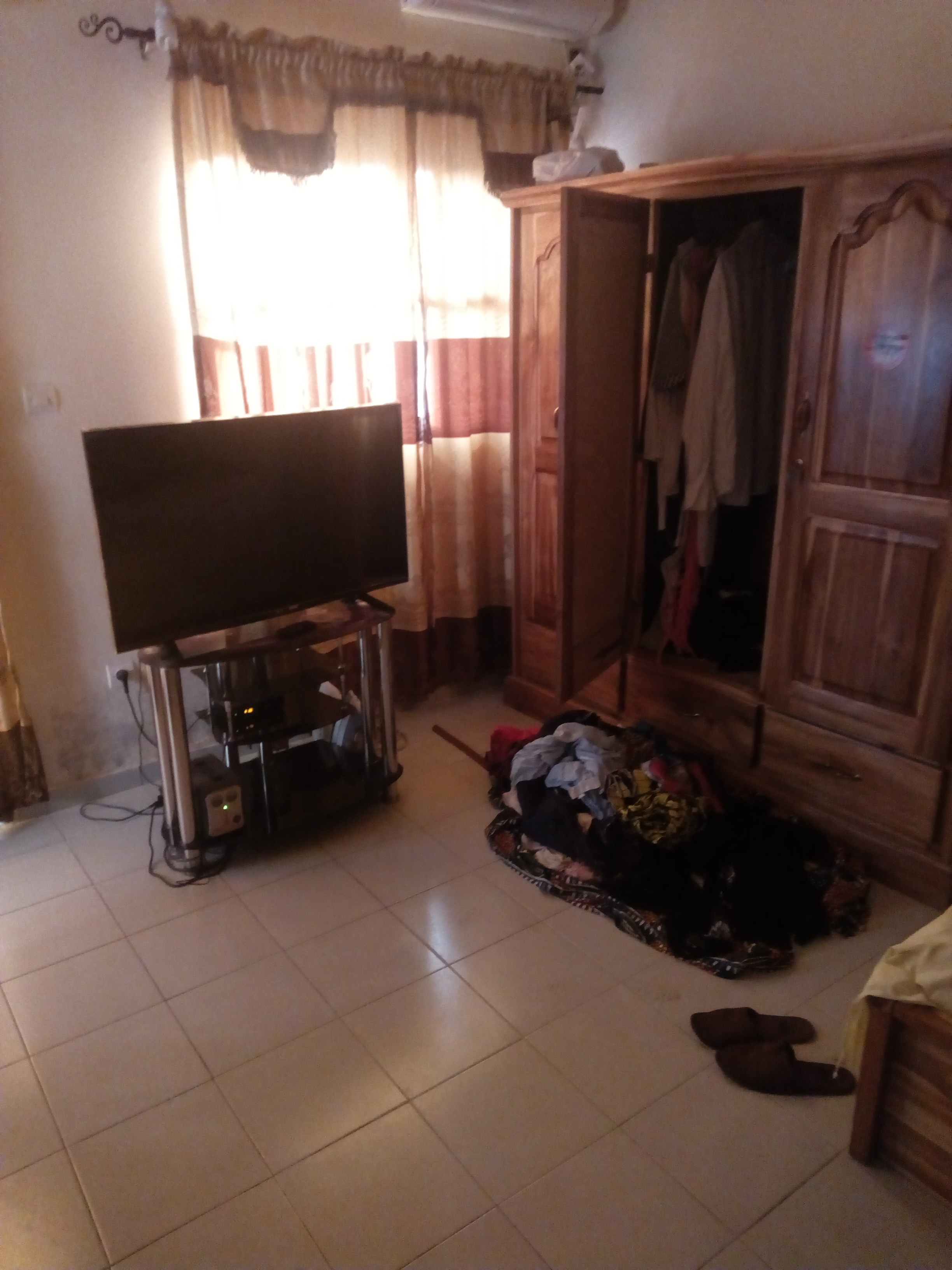 N° 4152 :
                            Chambre à louer , Adidogome, Lome, Togo : 25 000 XOF/mois