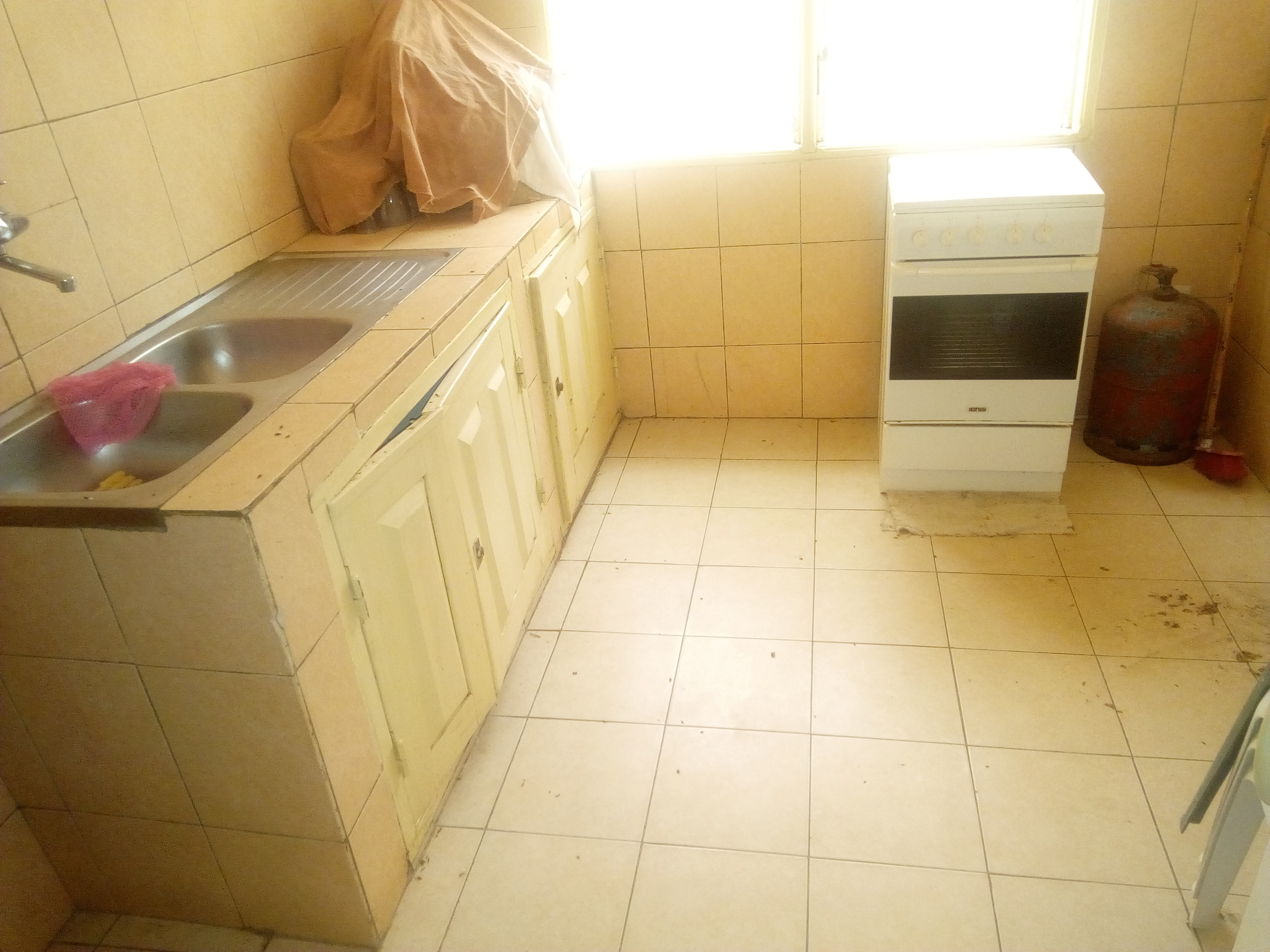 N° 4703 :
                            Appartement meublé à louer , Glidji , Aneho, Togo : 350 000 XOF/mois