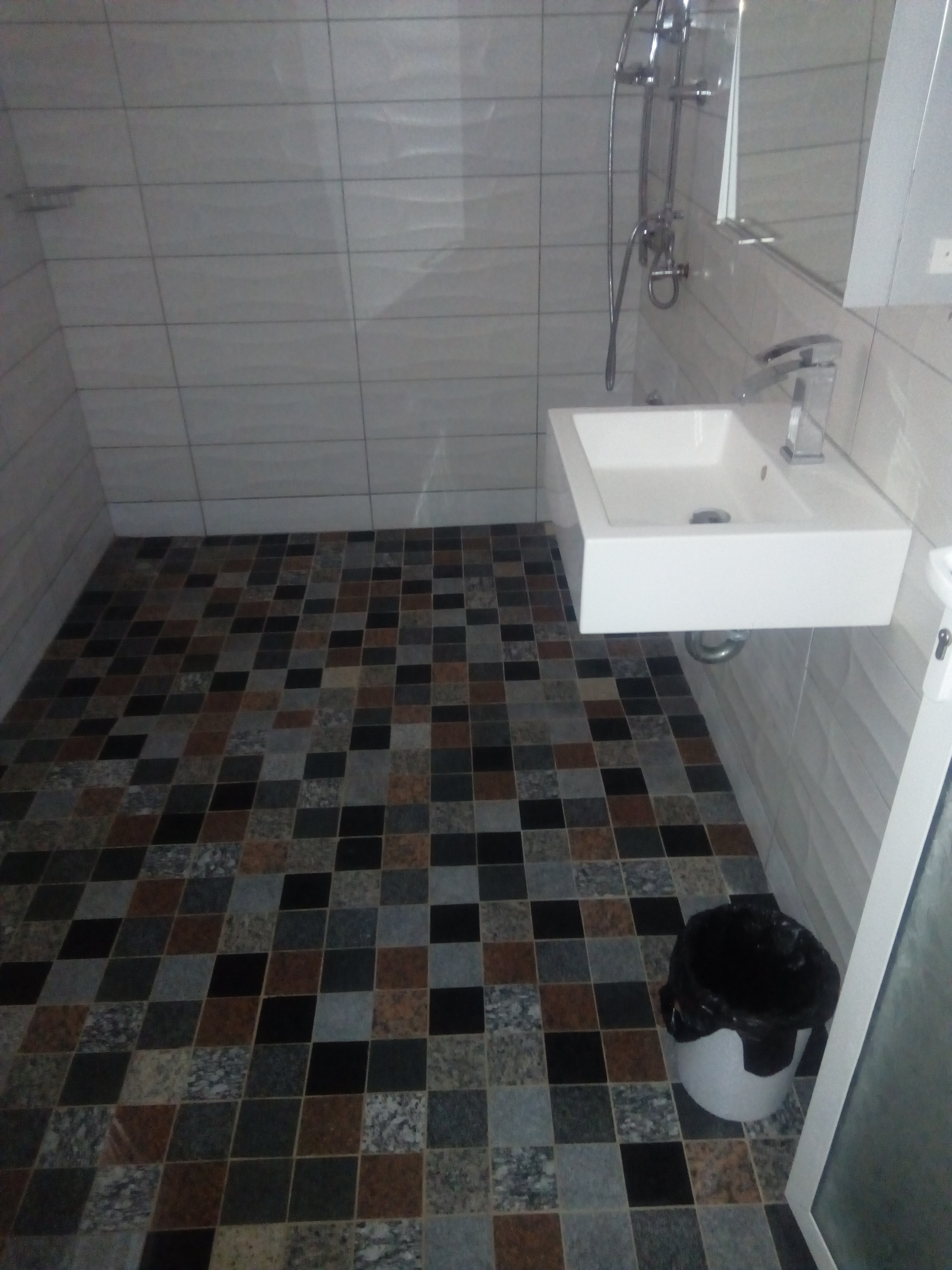 N° 4763 :
                            Studio meublé à louer , Adidogome, Lome, Togo : 600 000 XOF/mois