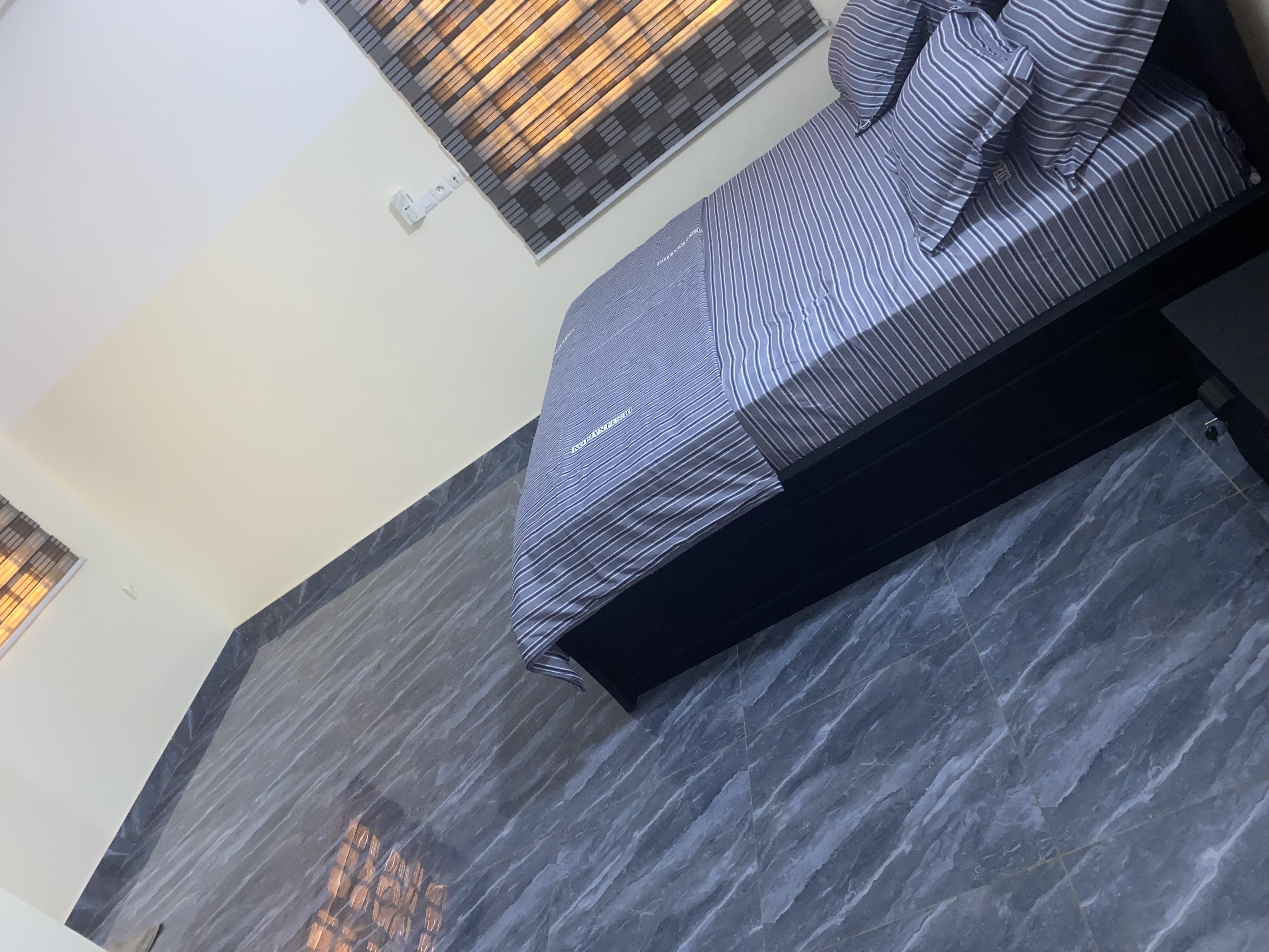 N° 5442 :
                            Appartement meublé à louer , Agbalepedo , Lome, Togo : 600 000 XOF/mois