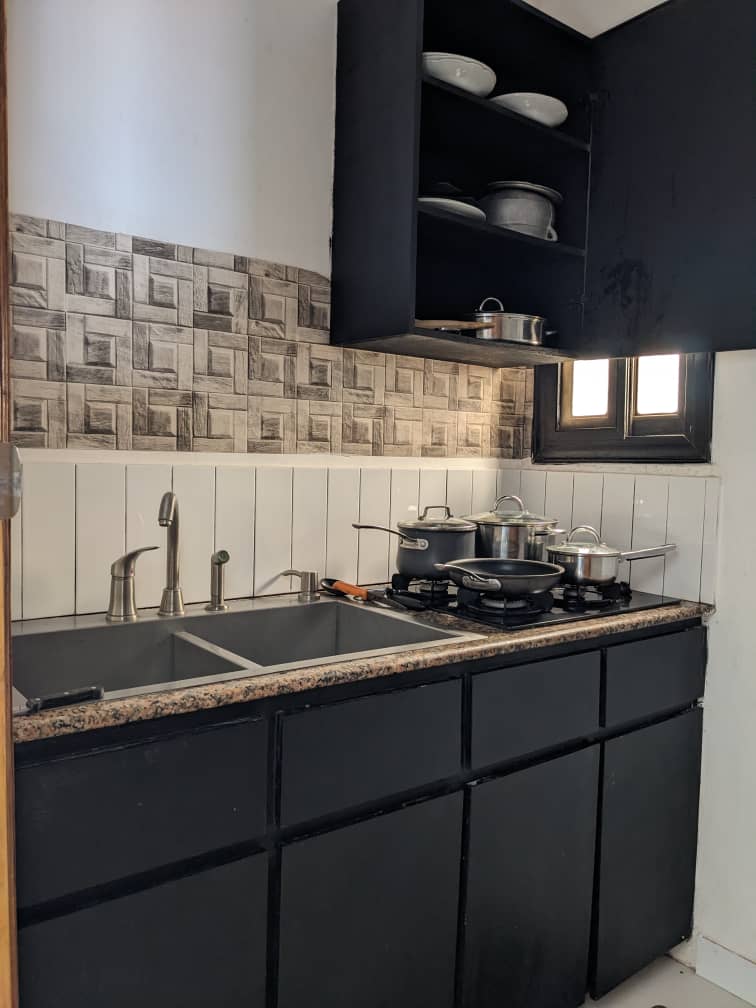 N° 5347 :
                            Studio meublé à louer , Agoe, Lome, Togo : 150 000 XOF/mois