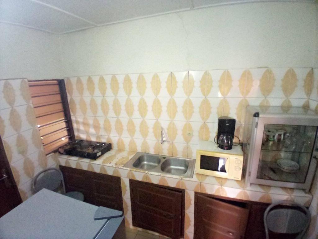 N° 5340 :
                            Appartement meublé à louer , Agbalepedo, Lome, Togo : 150 000 XOF/mois