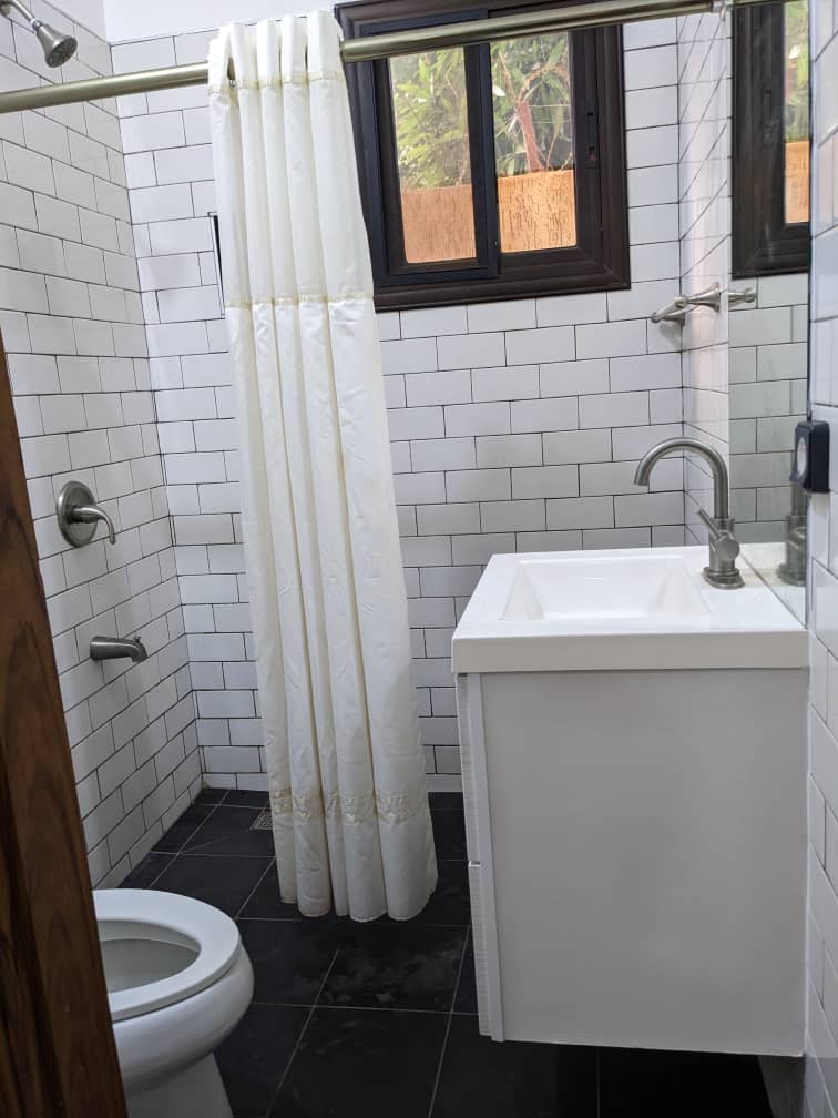 N° 5343 :
                            Appartement meublé à louer , Agoe nyive, Lome, Togo : 250 000 XOF/mois