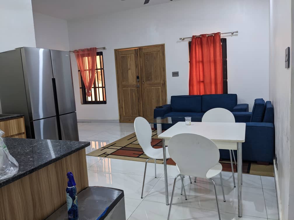 N° 5351 :
                            Villa meublée à louer , Carrefour aised, Lome, Togo : 400 000 XOF/mois