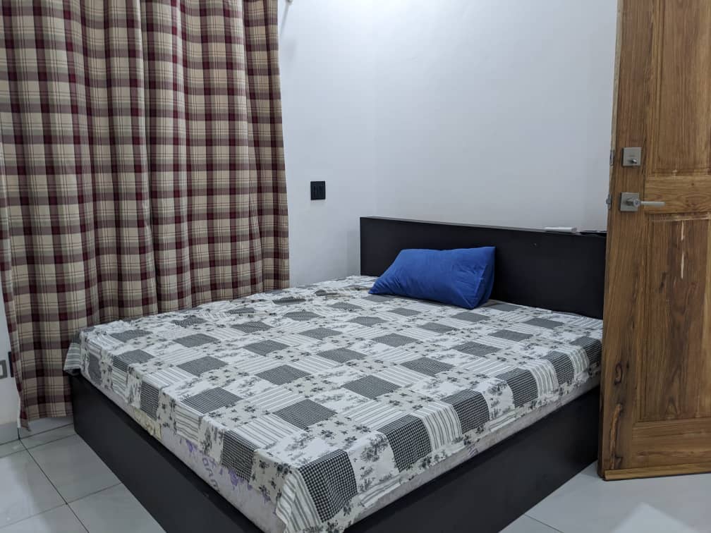 N° 5351 :
                            Villa meublée à louer , Carrefour aised, Lome, Togo : 400 000 XOF/mois
