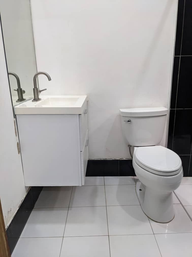 N° 5351 :
                            Villa meublée à louer , Carrefour aised, Lome, Togo : 400 000 XOF/mois