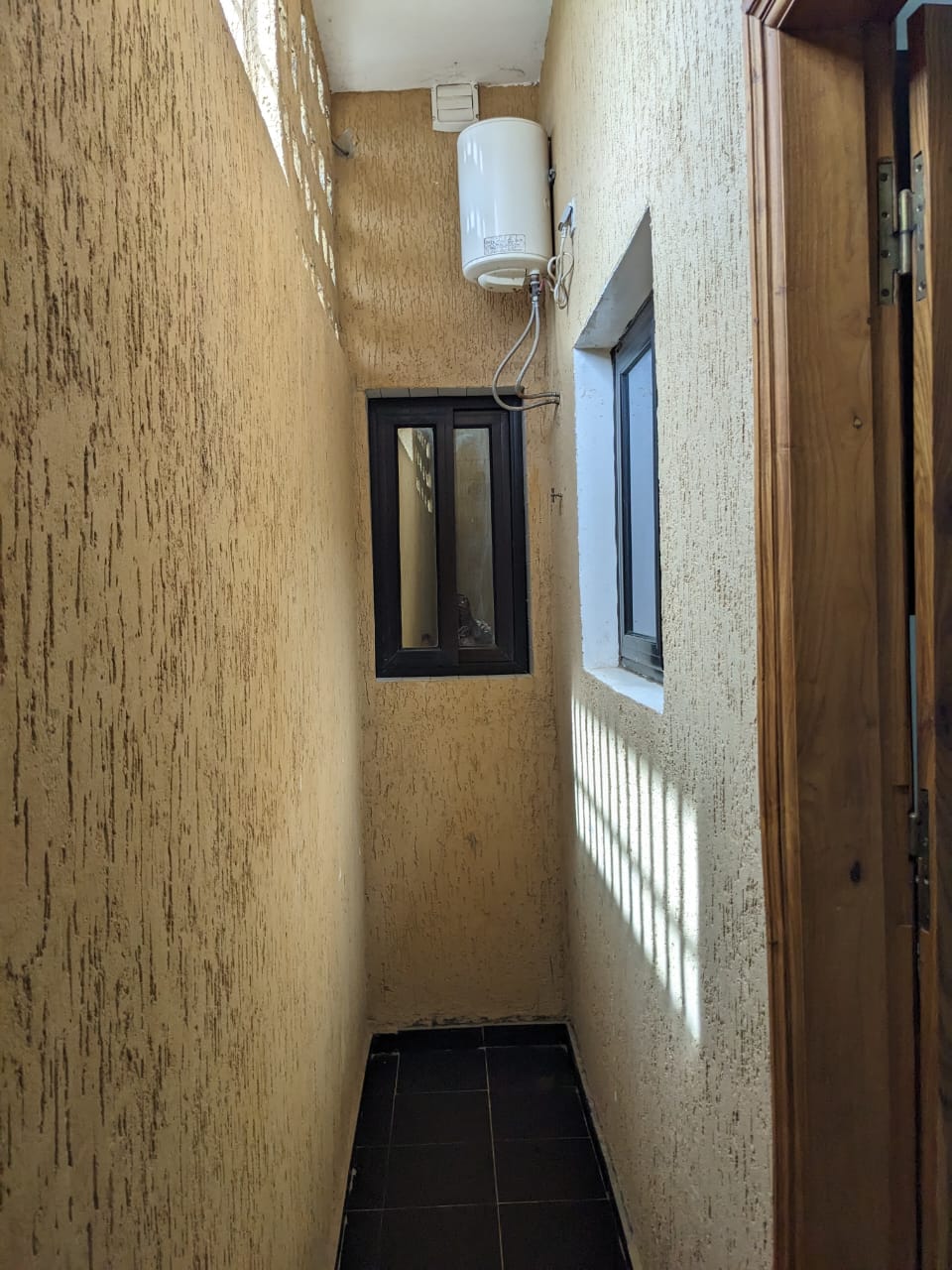 N° 5358 :
                            Appartement meublé à louer , Agoe, Lome, Togo : 250 000 XOF/mois
