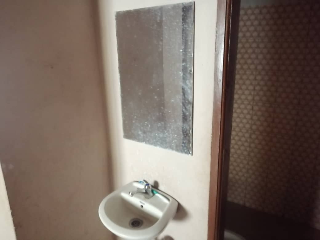 N° 5399 :
                            Villa à vendre , Segbe, Lome, Togo : 30 000  000 XOF/vie