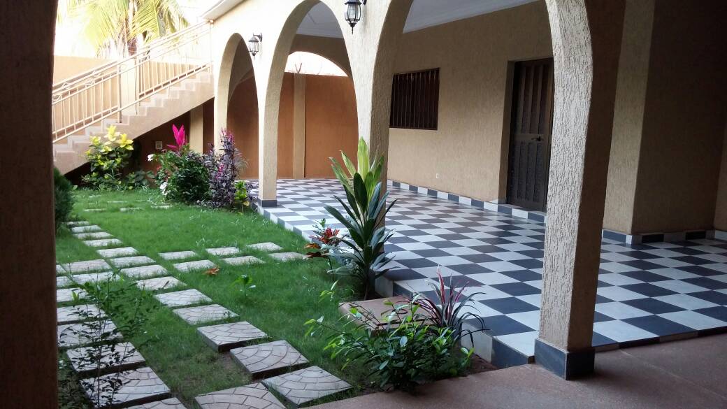 N° 4117 :
                            Villa à louer , Hédzranawoé, Lome, Togo : 600 000 XOF/mois