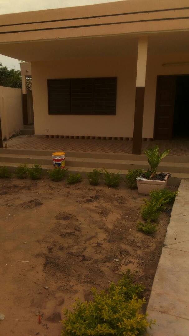 N° 4126 :
                            Villa à louer , Totsi, Lome, Togo : 130 000 XOF/mois