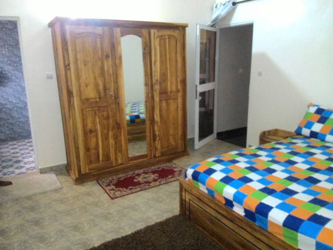N° 4244 :
                            Villa à louer , Agoe, Lome, Togo : 400 000 XOF/mois