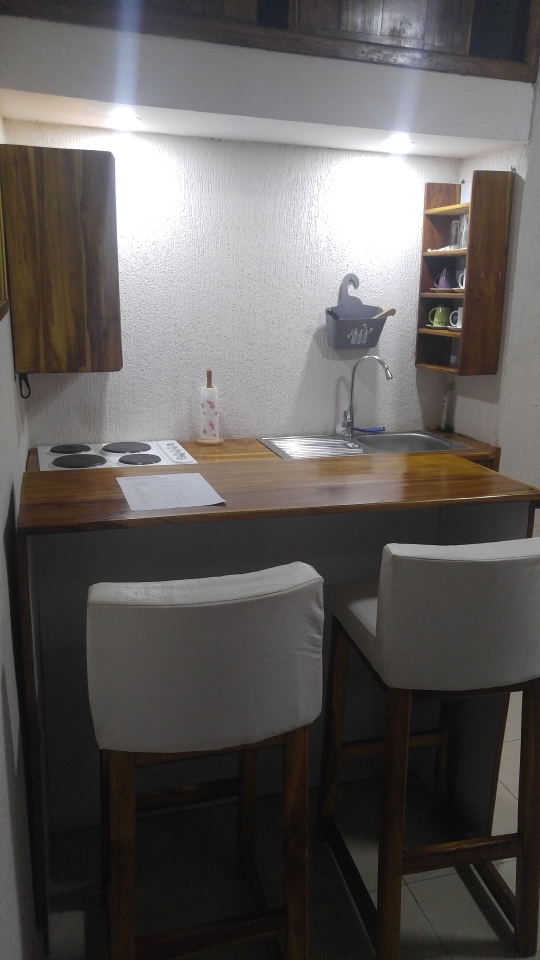 N° 4581 :
                            Studio meublé à louer , Tokoin, Lome, Togo : 250 000 XOF/mois