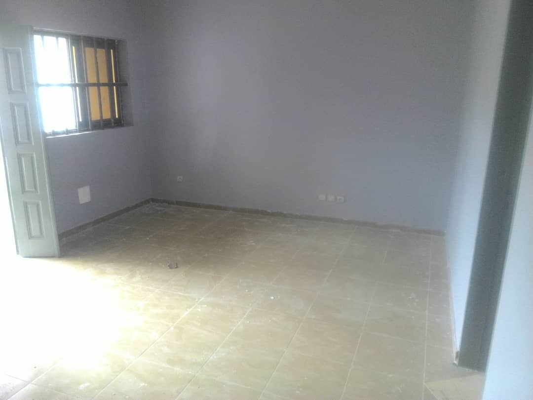 N° 4583 :
                            Chambre salon à louer , Entreprise de l'union, Lome, Togo : 50 000 XOF/mois
