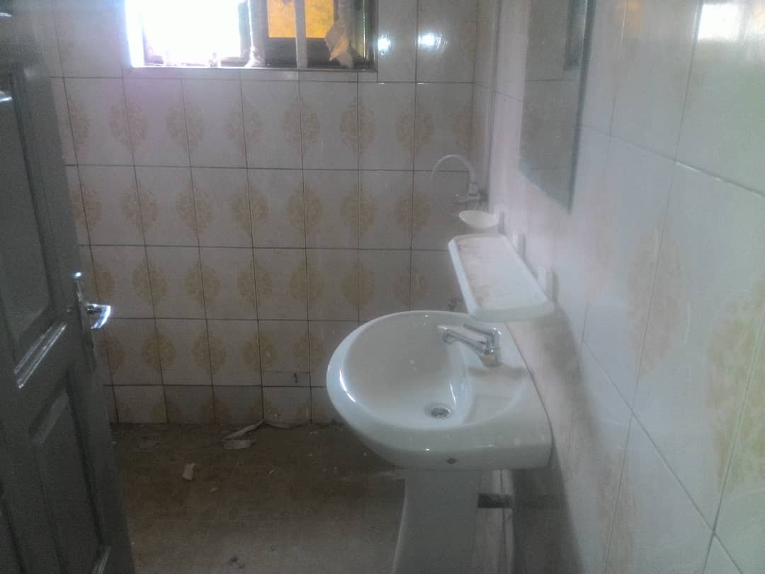N° 4583 :
                            Chambre salon à louer , Entreprise de l'union, Lome, Togo : 50 000 XOF/mois