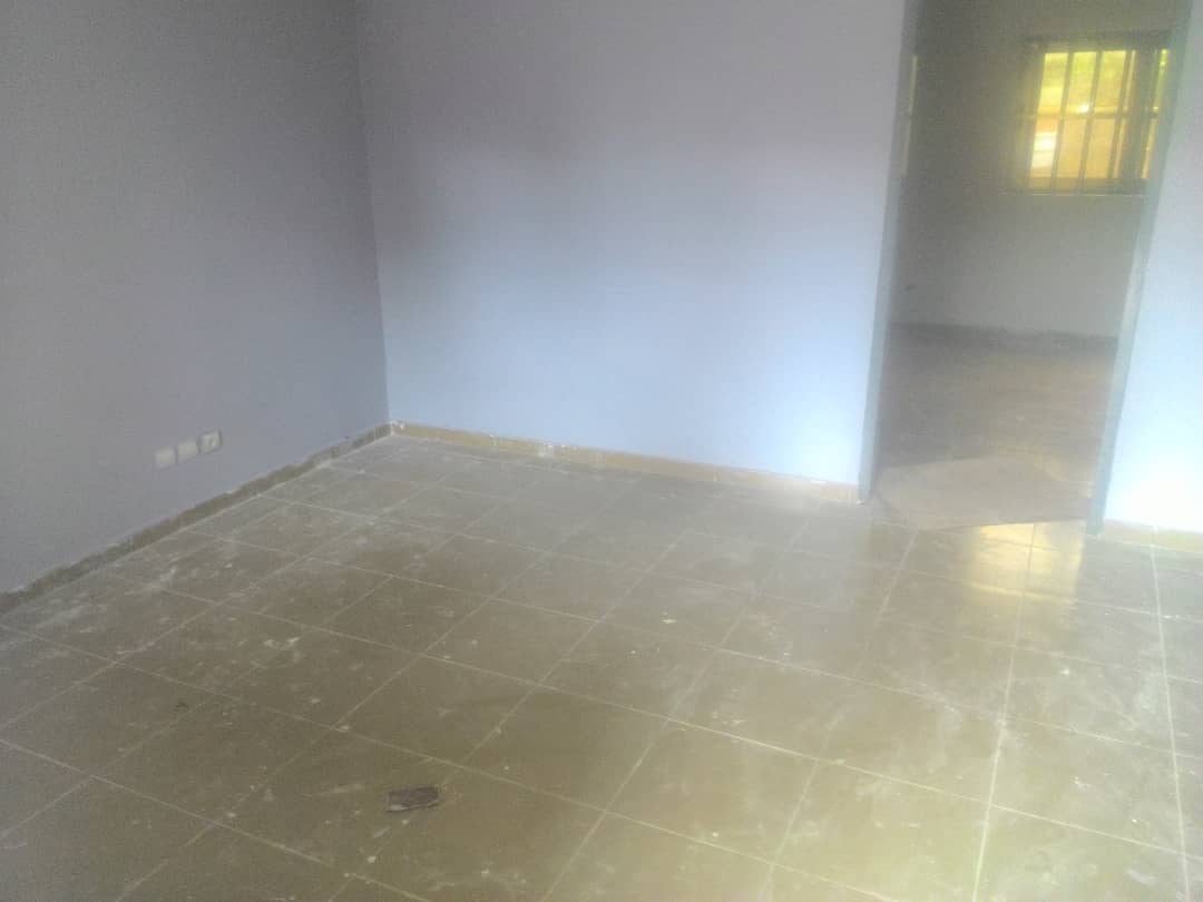 N° 4583 :
                            Chambre salon à louer , Entreprise de l'union, Lome, Togo : 50 000 XOF/mois