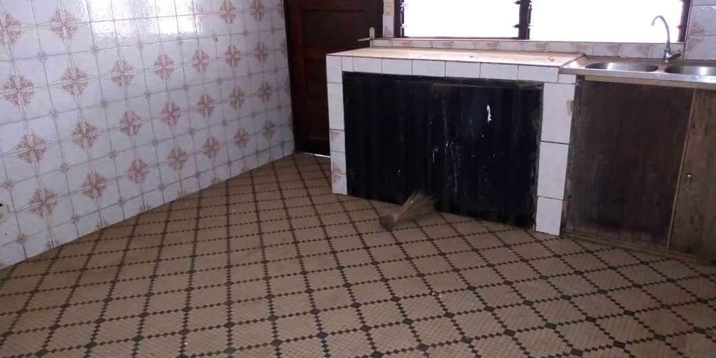 N° 4674 :
                            Villa à louer , Klikame, Lome, Togo : 200 000 XOF/mois