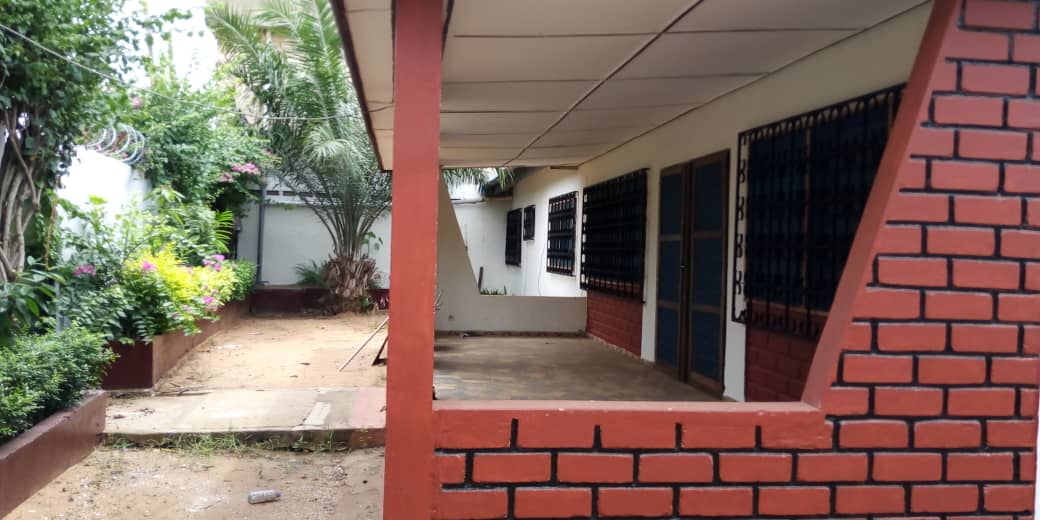N° 4674 :
                            Villa à louer , Klikame, Lome, Togo : 200 000 XOF/mois