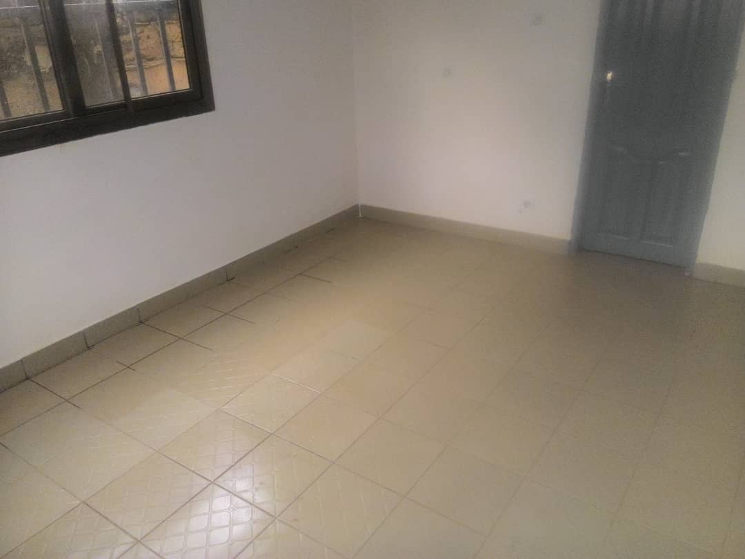 N° 4666 :
                            Villa à louer , Agoe telessou, Lome, Togo : 70 000 XOF/mois
