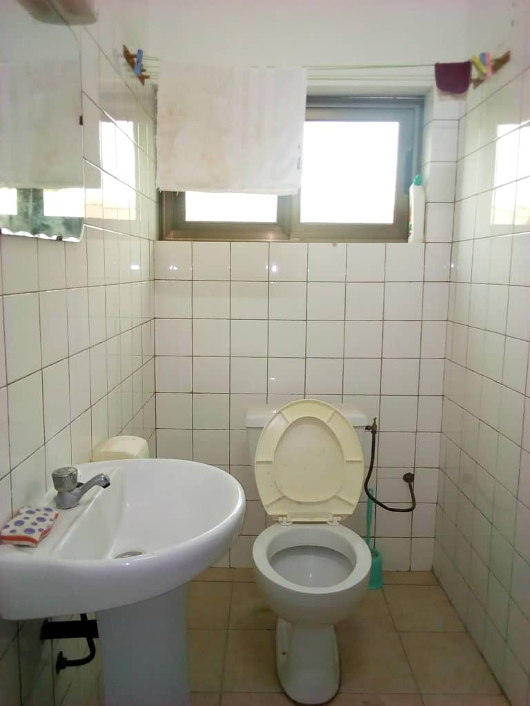 N° 4667 :
                            Studio meublé à louer , Hedzranawoe , Lome, Togo : 150 000 XOF/mois