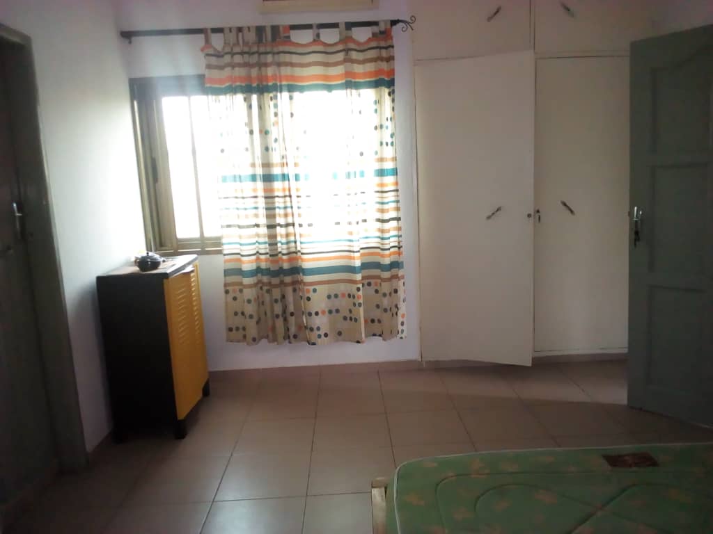 N° 4667 :
                            Studio meublé à louer , Hedzranawoe , Lome, Togo : 150 000 XOF/mois