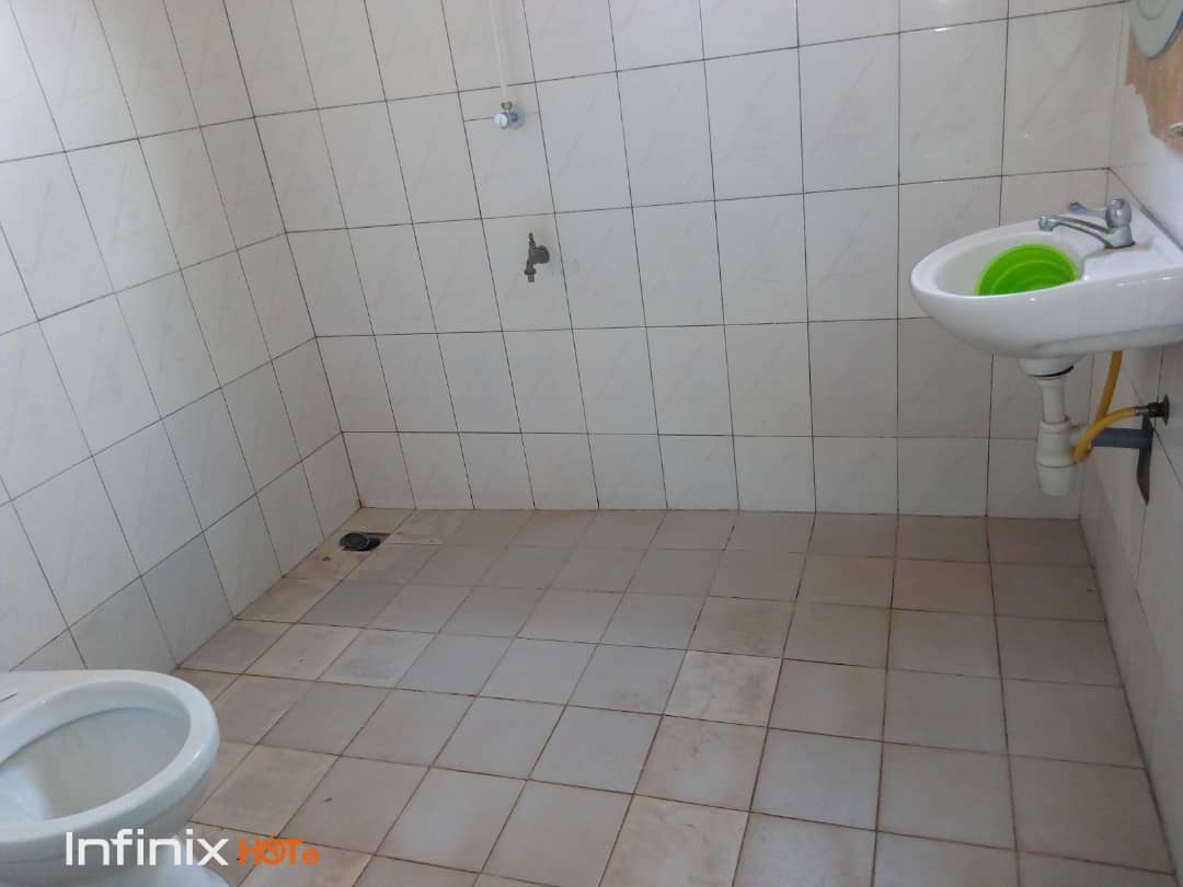 N° 4668 :
                            Appartement à louer , Agoe assiyeye, Lome, Togo : 65 000 XOF/mois