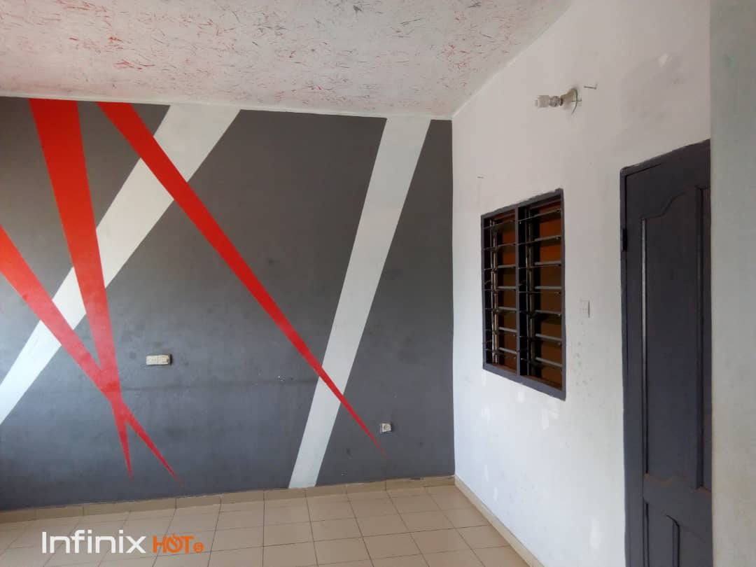 N° 4668 :
                            Appartement à louer , Agoe assiyeye, Lome, Togo : 65 000 XOF/mois