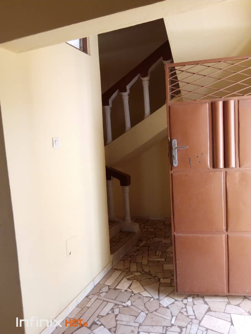 N° 4668 :
                            Appartement à louer , Agoe assiyeye, Lome, Togo : 65 000 XOF/mois