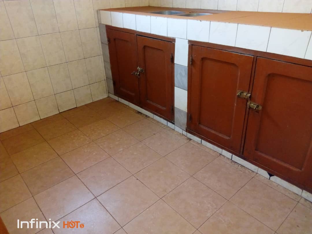 N° 4668 :
                            Appartement à louer , Agoe assiyeye, Lome, Togo : 65 000 XOF/mois