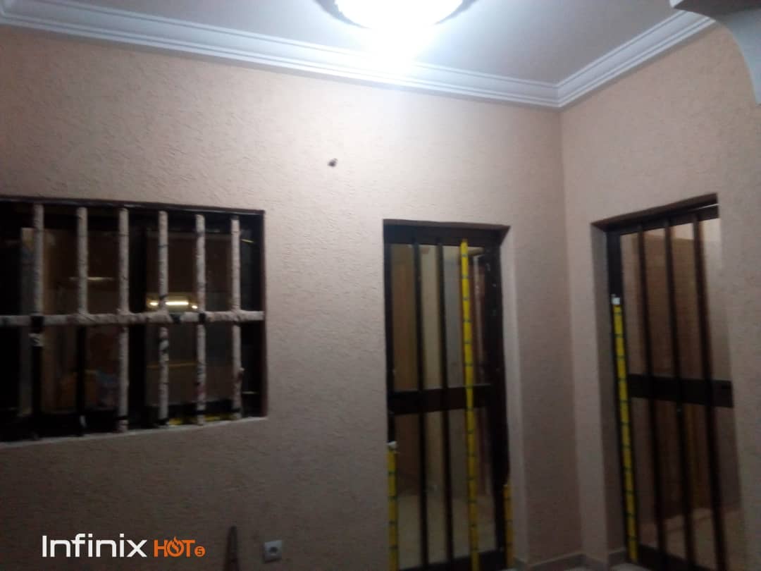 N° 4670 :
                            Chambre salon à louer , Agoe legbassito , Lome, Togo : 40 000 XOF/mois