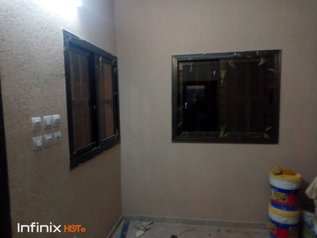 N° 4670 :
                            Chambre salon à louer , Agoe legbassito , Lome, Togo : 40 000 XOF/mois