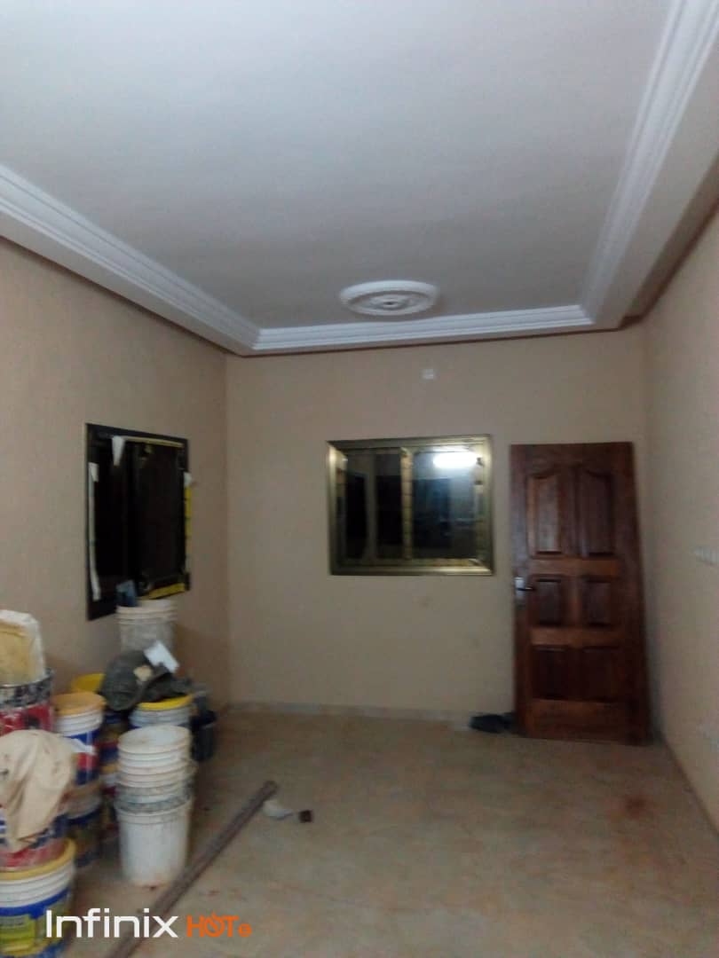 N° 4670 :
                            Chambre salon à louer , Agoe legbassito , Lome, Togo : 40 000 XOF/mois