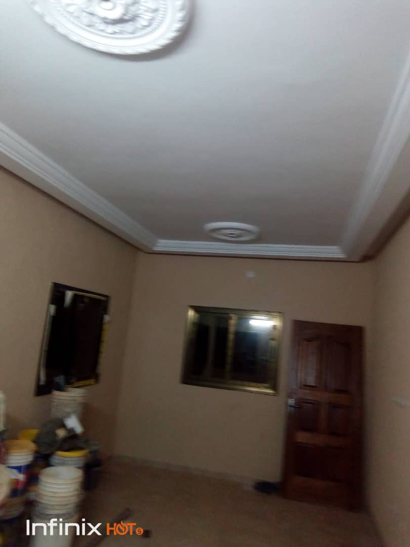 N° 4670 :
                            Chambre salon à louer , Agoe legbassito , Lome, Togo : 40 000 XOF/mois