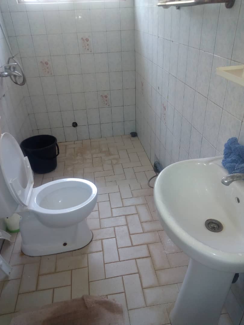 N° 4675 :
                            Villa à louer , Soviepe, Lome, Togo : 200 000 XOF/mois