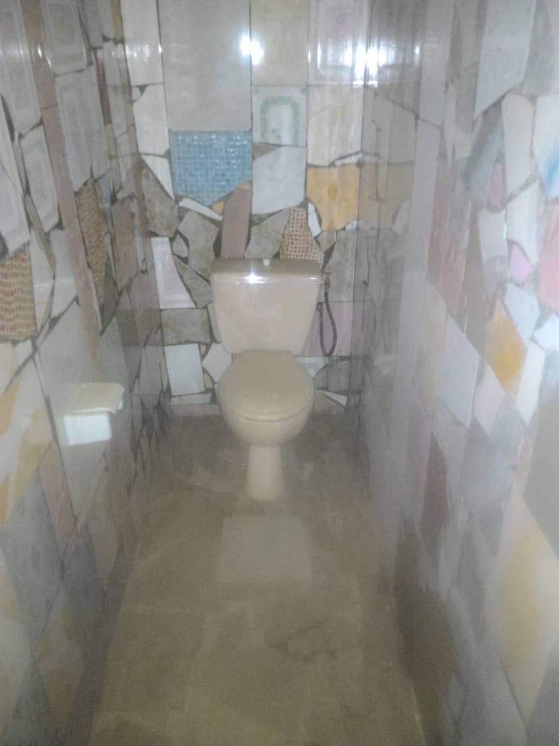 N° 4679 :
                            Villa à vendre ,  agoe zongo, Lome, Togo : 20 000  000 XOF/vie