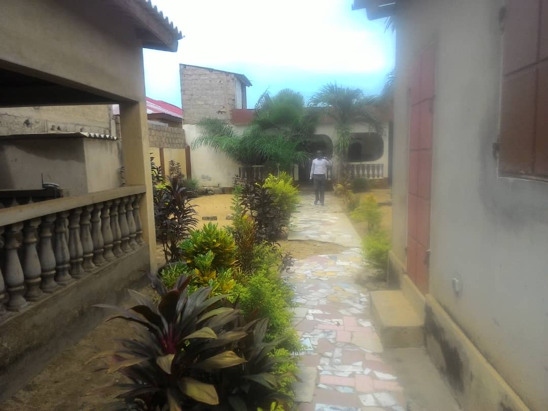 N° 4679 :
                            Villa à vendre ,  agoe zongo, Lome, Togo : 20 000  000 XOF/vie