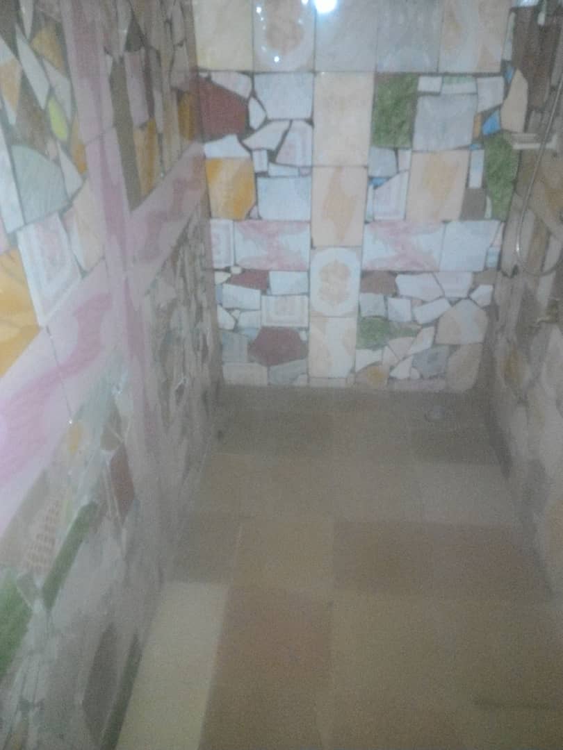 N° 4679 :
                            Villa à vendre ,  agoe zongo, Lome, Togo : 20 000  000 XOF/vie