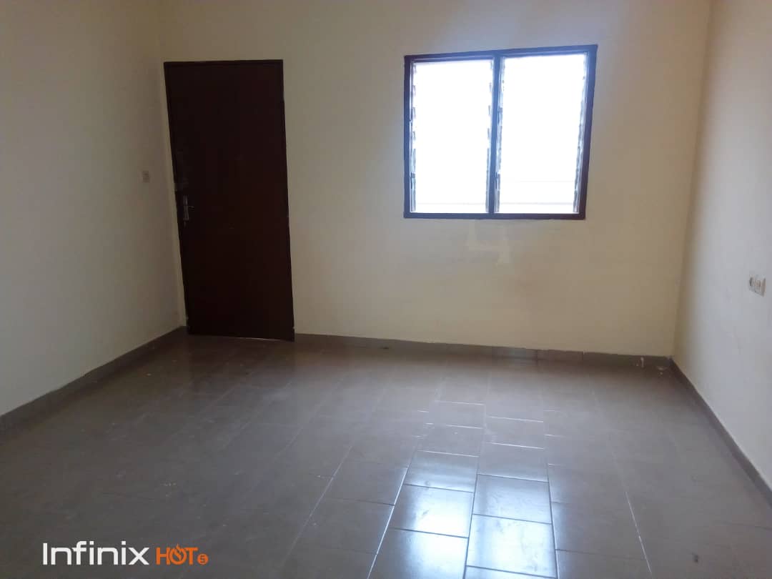 N° 4687 :
                            Chambre à louer , Agoe, Lome, Togo : 25 000 XOF/mois