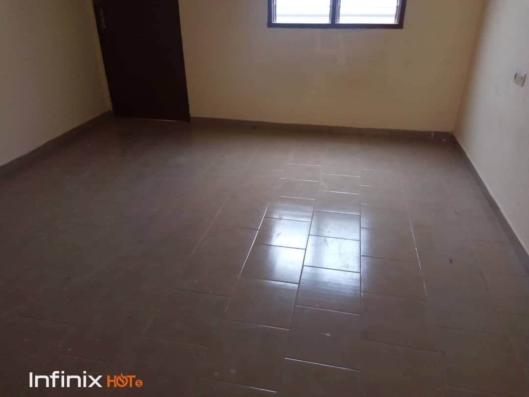 N° 4687 :
                            Chambre à louer , Agoe, Lome, Togo : 25 000 XOF/mois