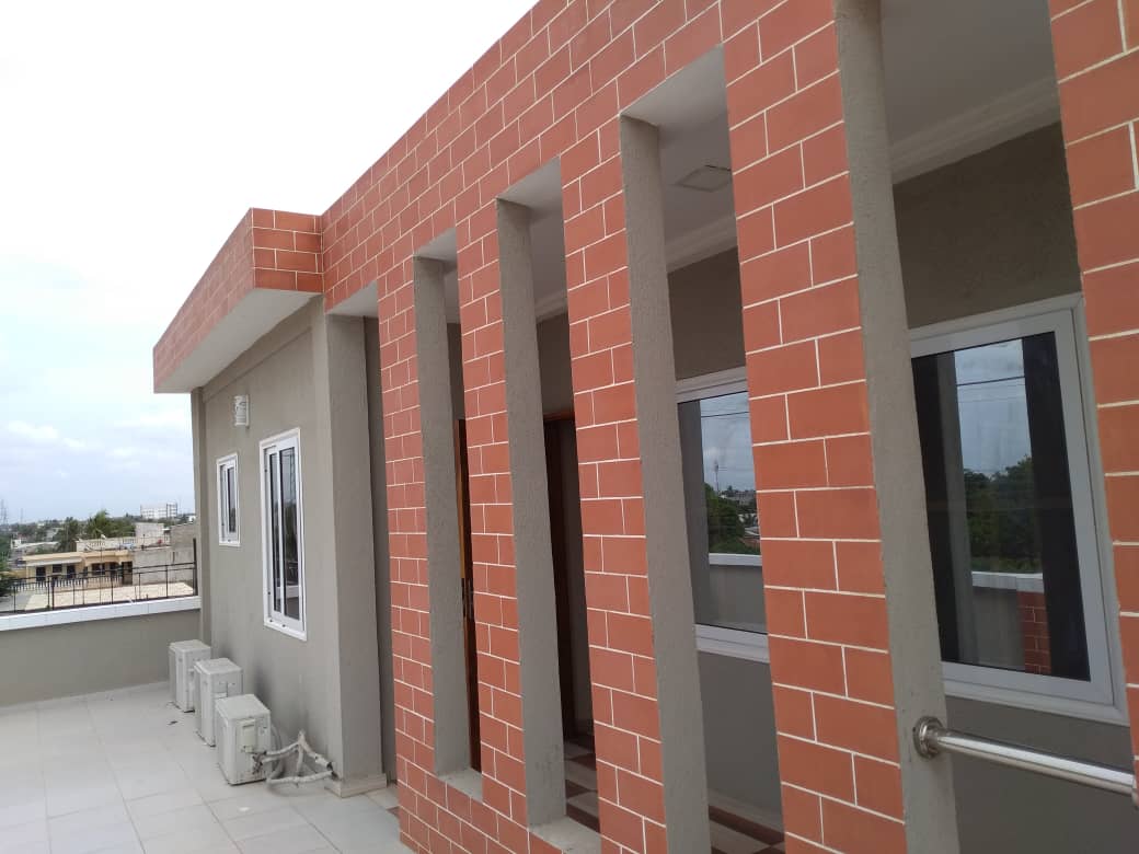N° 4691 :
                            Villa à louer , Klikame , Lome, Togo : 600 000 XOF/mois