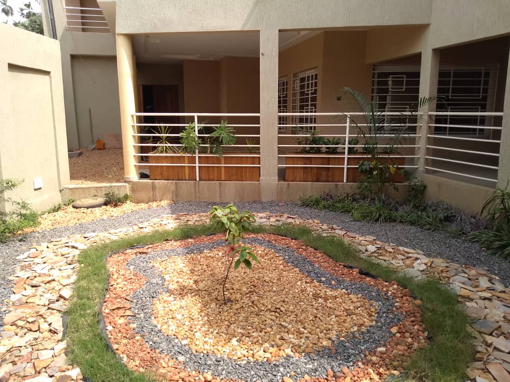 N° 4695 :
                            Villa à louer , Agoe demakpoe , Lome, Togo : 500 000 XOF/mois