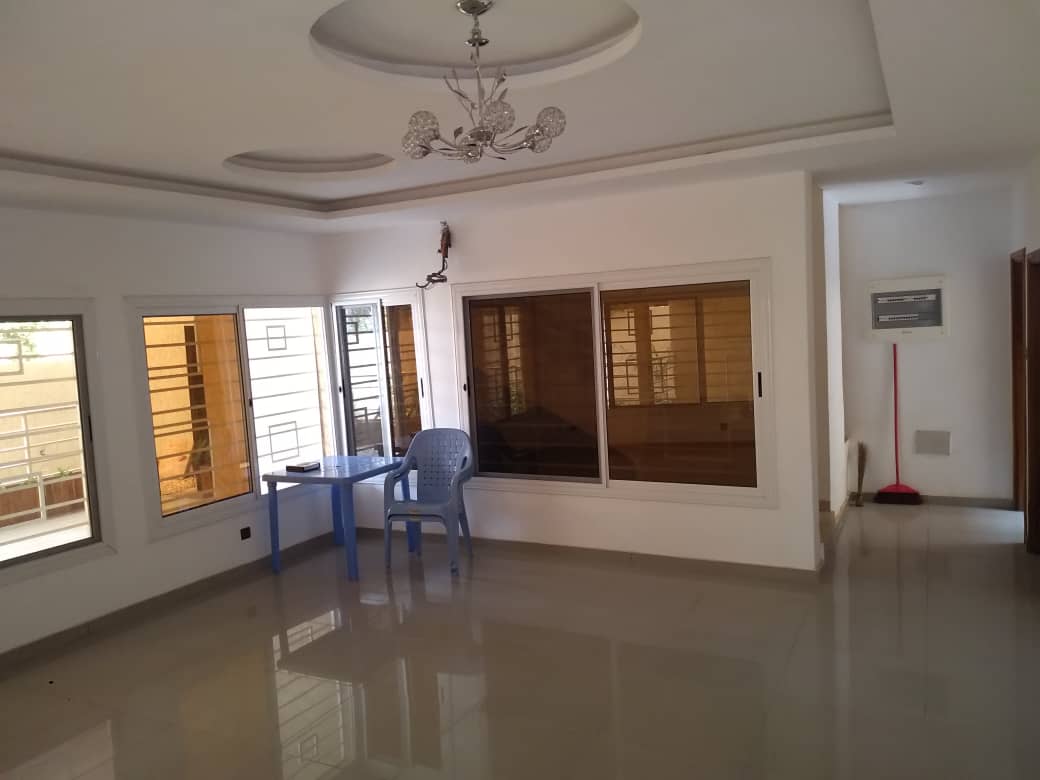 N° 4695 :
                            Villa à louer , Agoe demakpoe , Lome, Togo : 500 000 XOF/mois