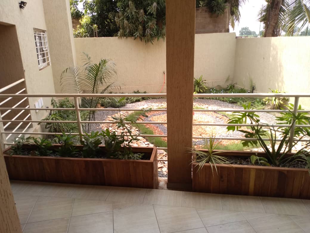 N° 4695 :
                            Villa à louer , Agoe demakpoe , Lome, Togo : 500 000 XOF/mois