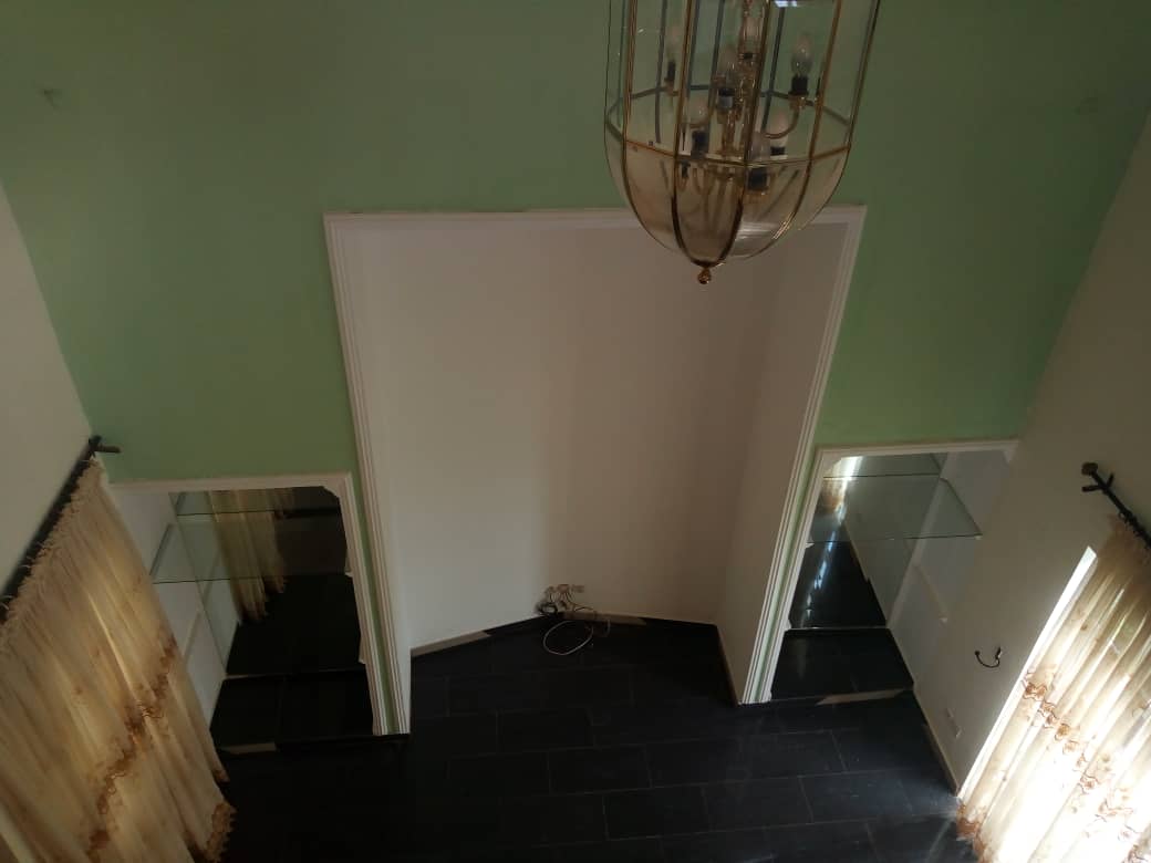 N° 4692 :
                            Villa à louer , Kelegougan, Lome, Togo : 400 000 XOF/mois