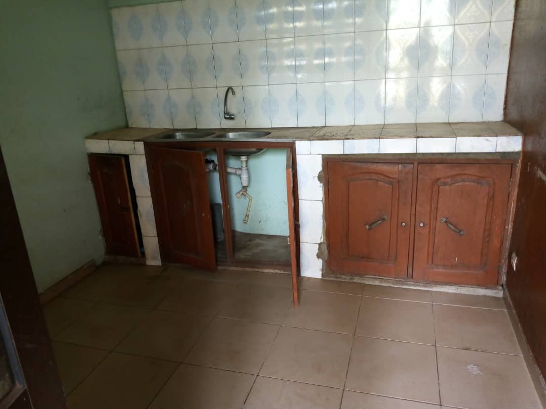 N° 4696 :
                            Appartement à louer , Agoe sogbossito, Lome, Togo : 55 000 XOF/mois