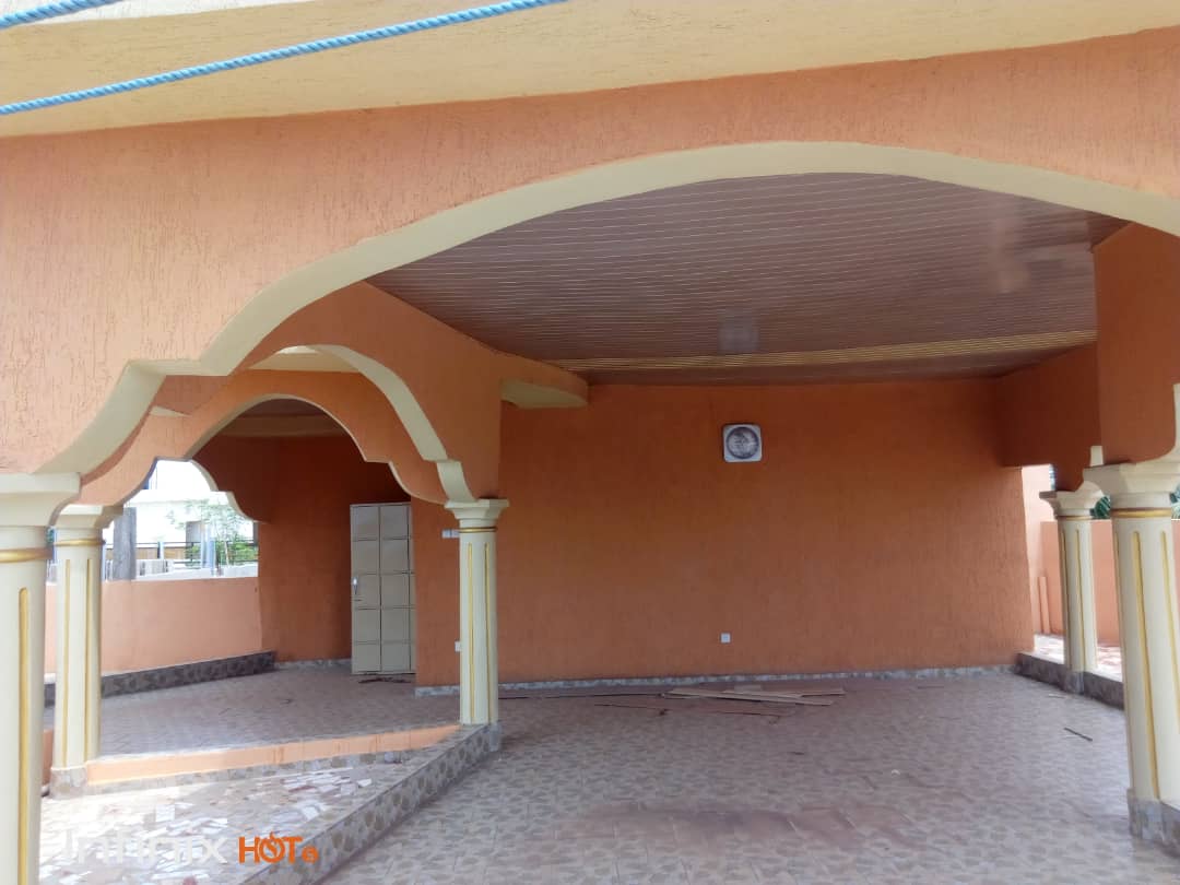 N° 4697 :
                            Villa à louer , Agoe assiyeye, Lome, Togo : 400 000 XOF/mois